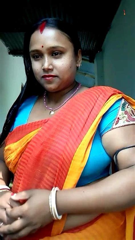 aunty full sexy|Tamil village housewife Aunty shows mulai in a mms video